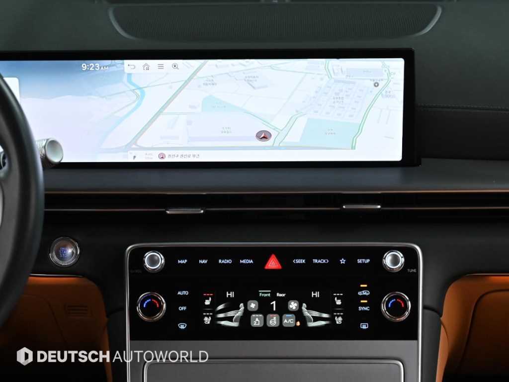 Genesis GV80 — photo 14
