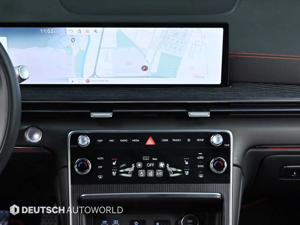Genesis GV80 — photo 14