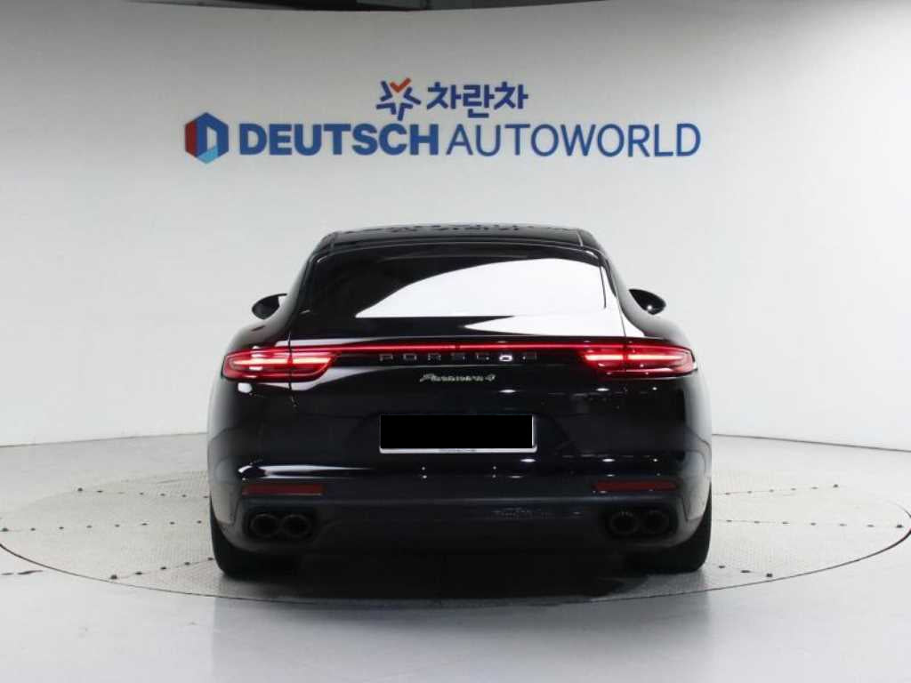 Porsche Panamera — photo 04