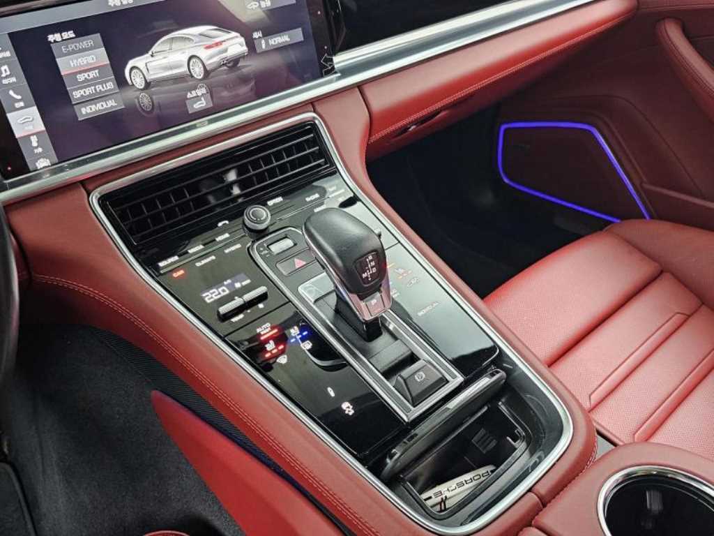 Porsche Panamera — photo 16