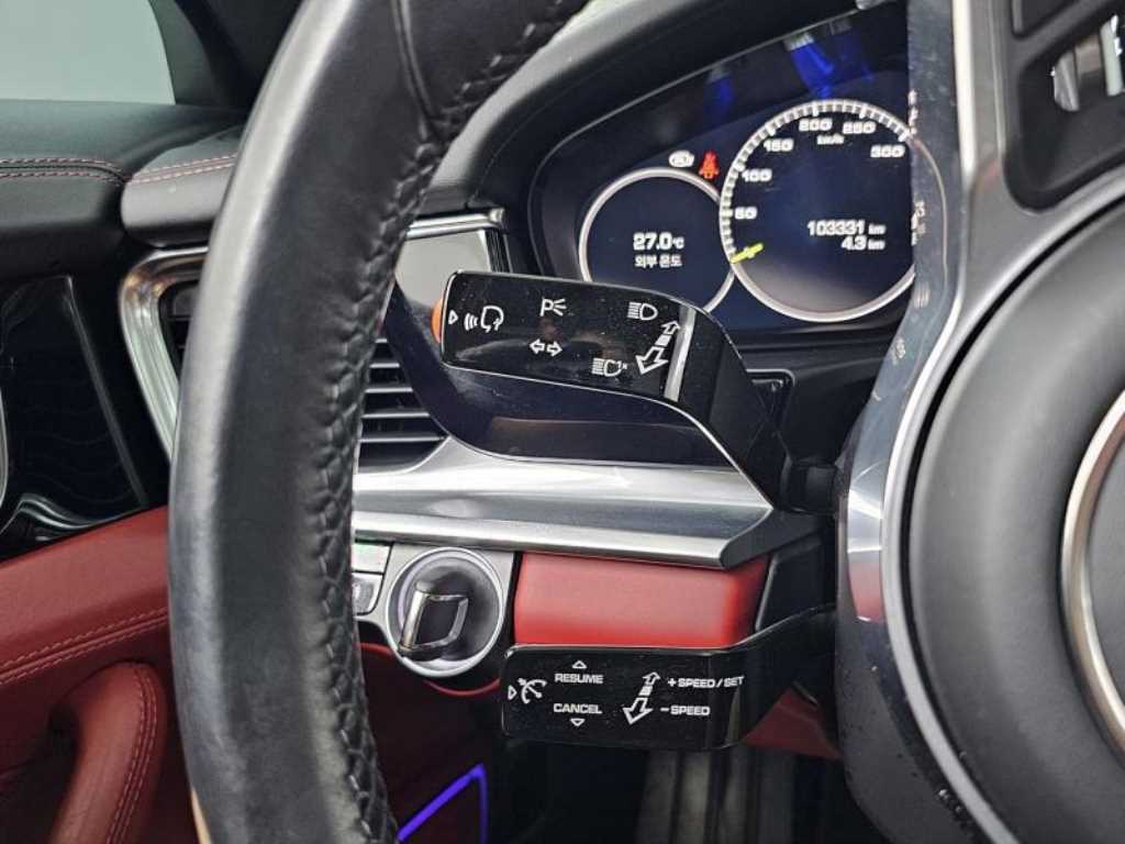 Porsche Panamera — photo 18