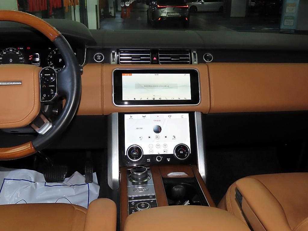 Land Rover Range Rover — photo 11