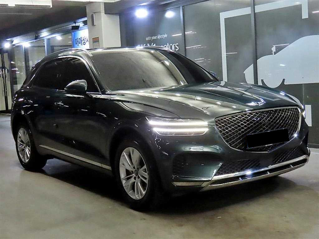 Genesis GV70 — photo 01