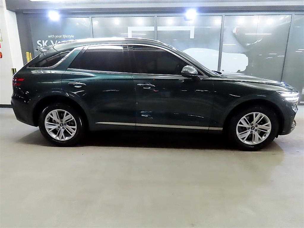 Genesis GV70 — photo 03