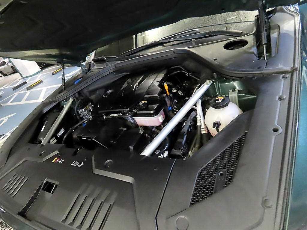Genesis GV70 — photo 19