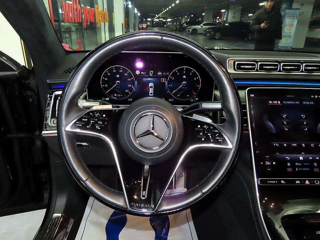 Mercedes-Benz S-Class — photo 08