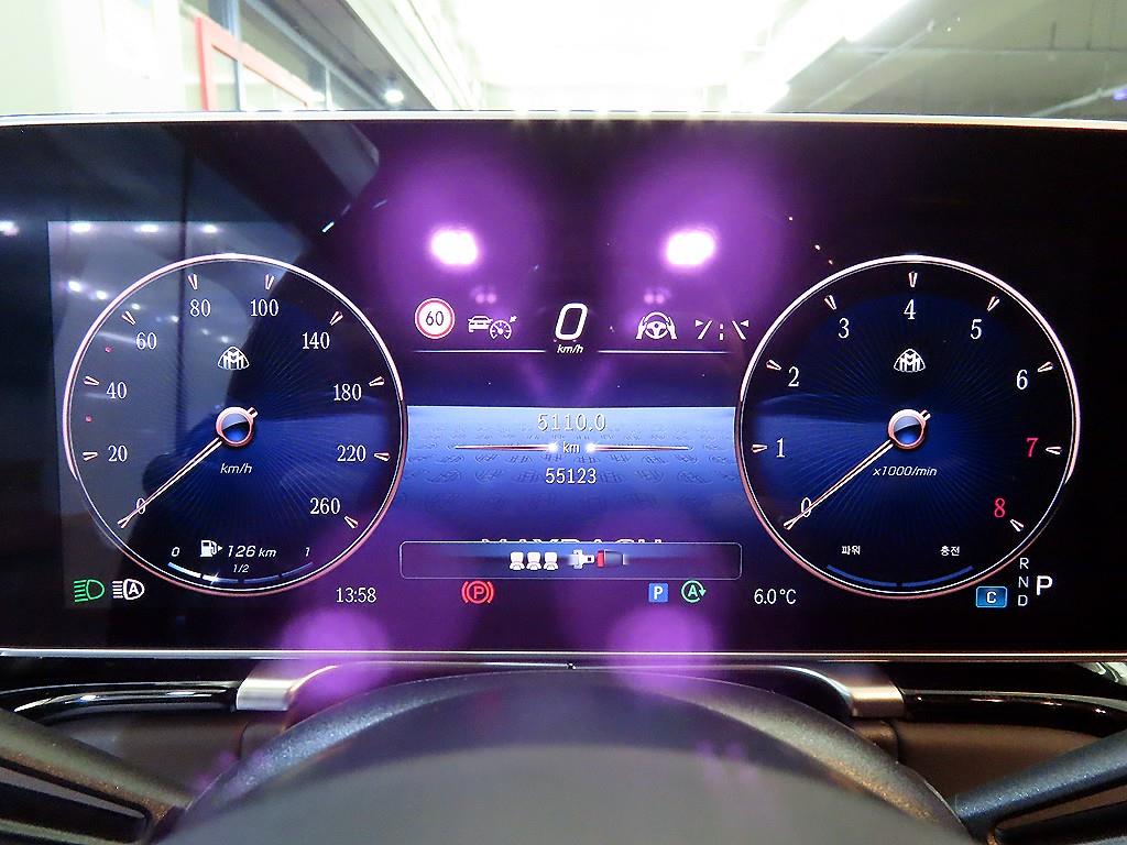 Mercedes-Benz S-Class — photo 09