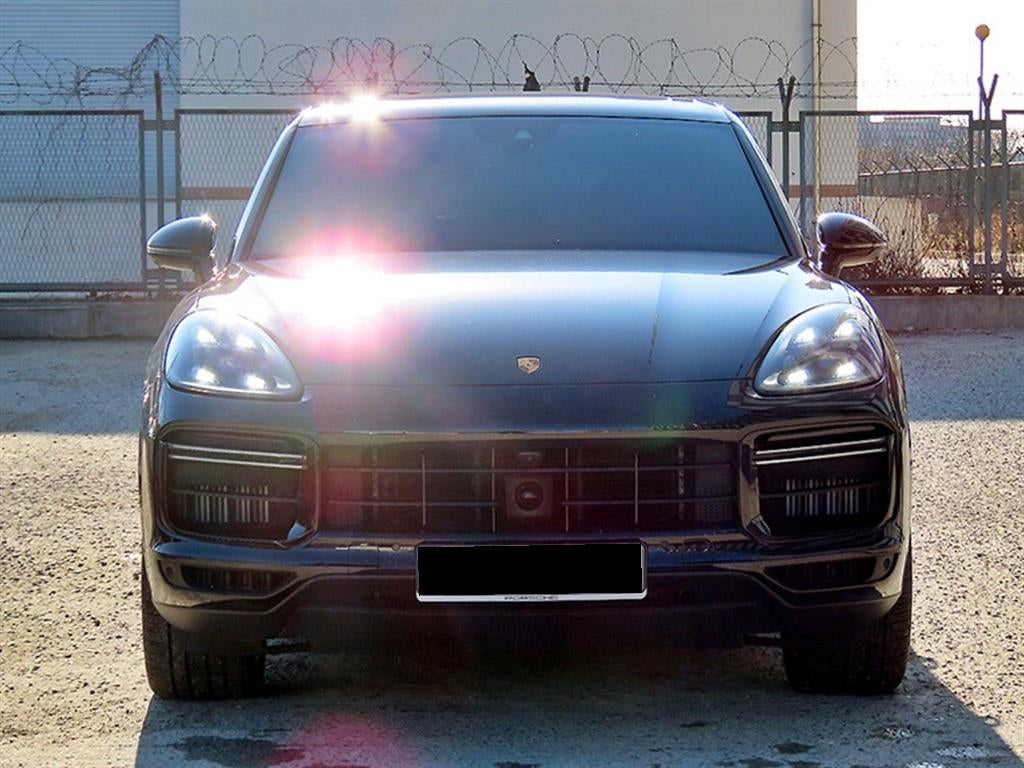 Porsche Cayenne — photo 01