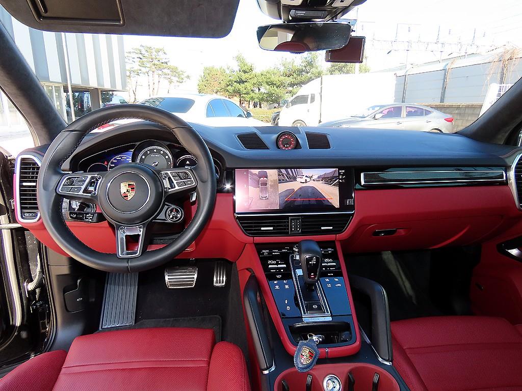 Porsche Cayenne — photo 07