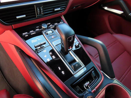 Porsche Cayenne — photo 11