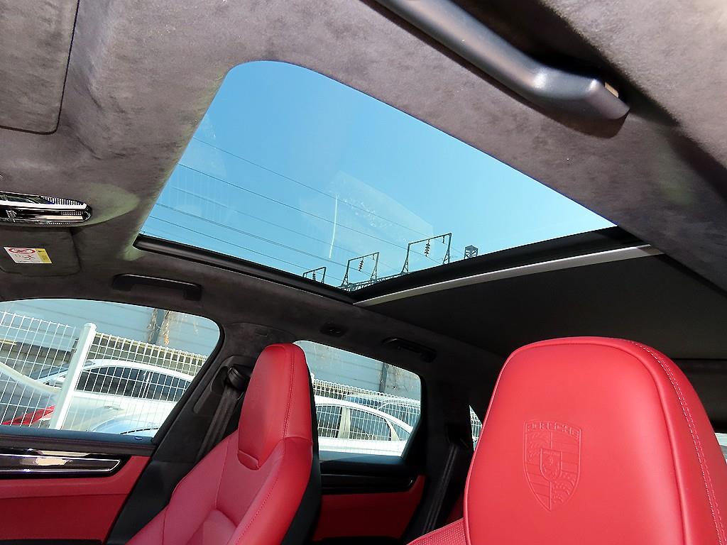 Porsche Cayenne — photo 15