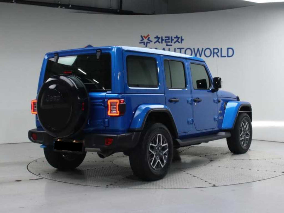 Jeep Wrangler — photo 02