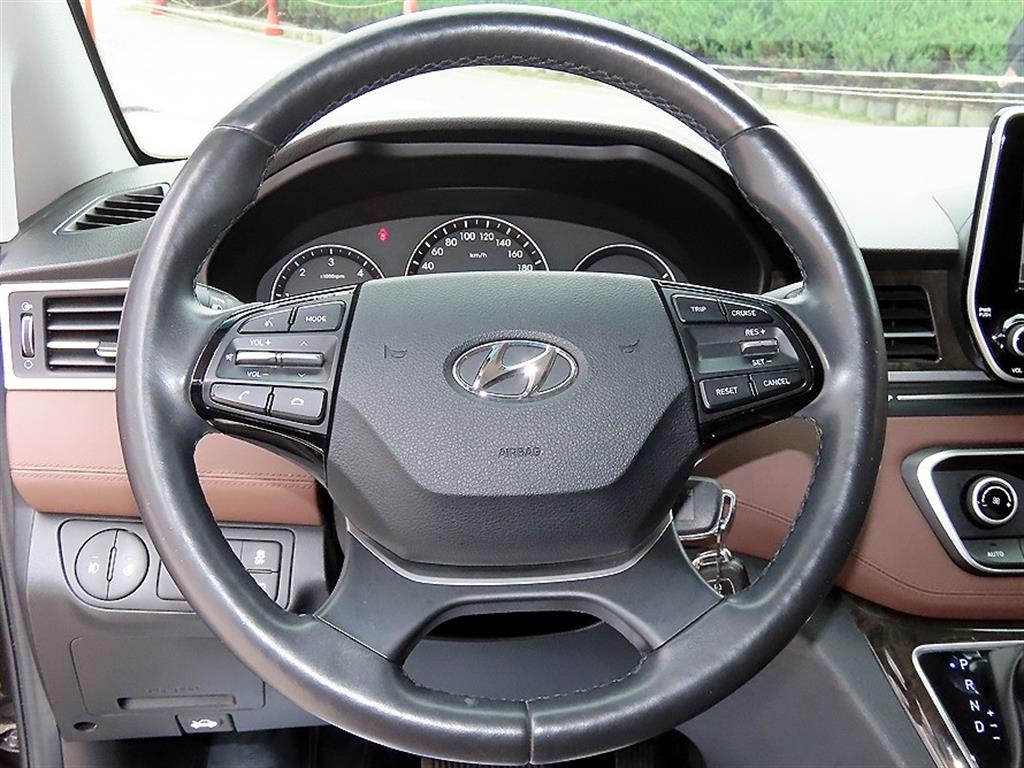 Hyundai Starex — photo 09