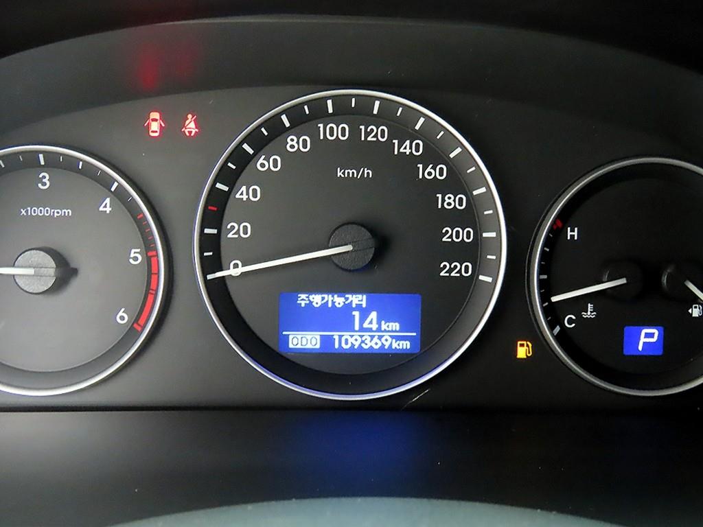 Hyundai Starex — photo 10