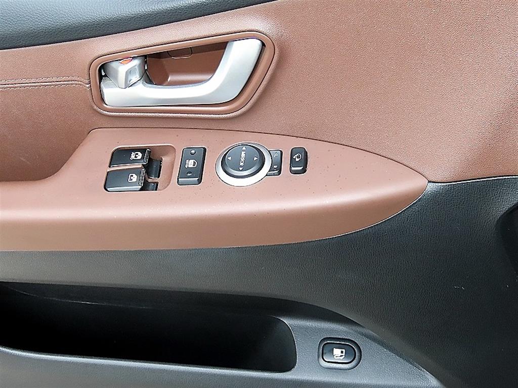 Hyundai Starex — photo 12