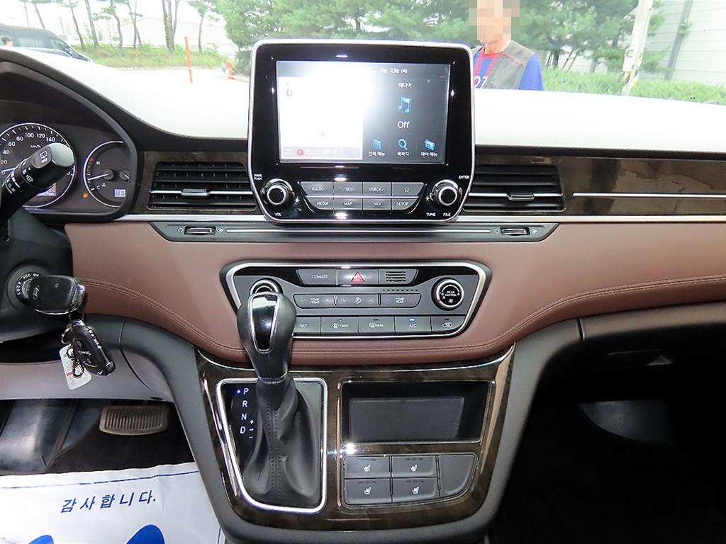 Hyundai Starex — photo 14