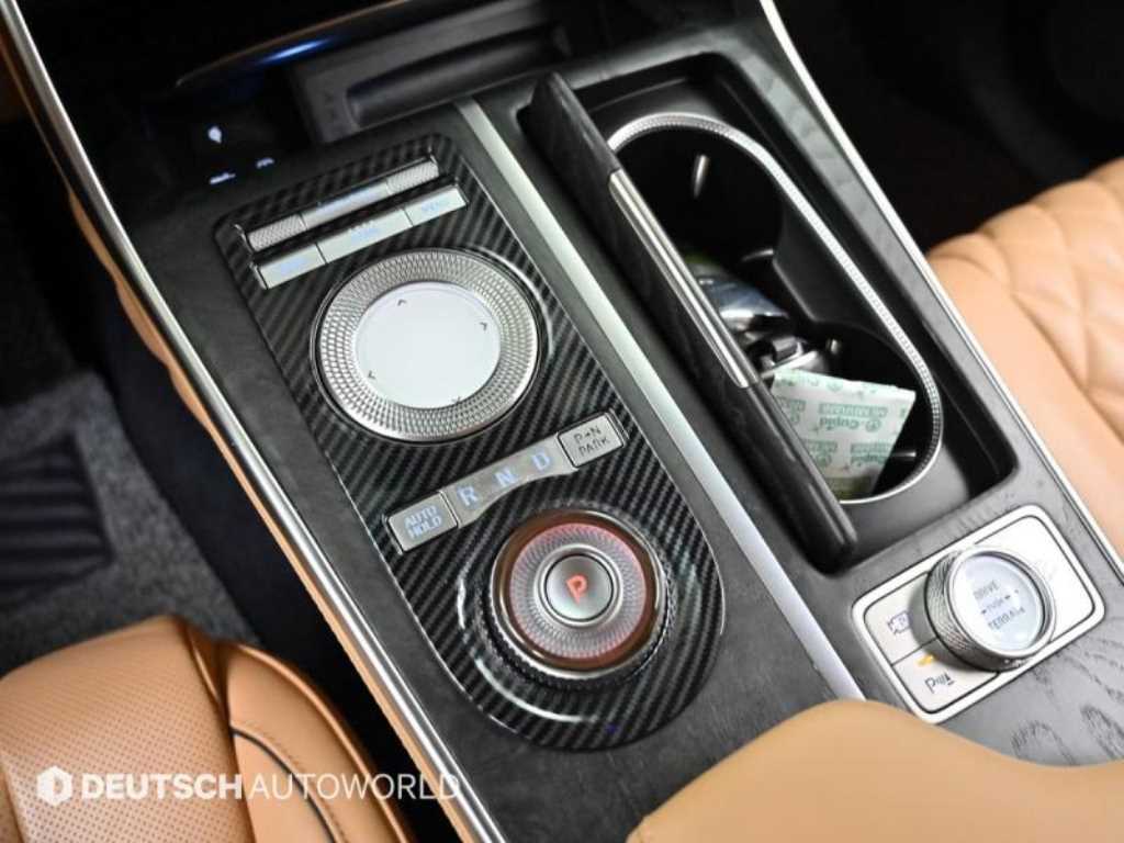 Genesis GV80 — photo 09