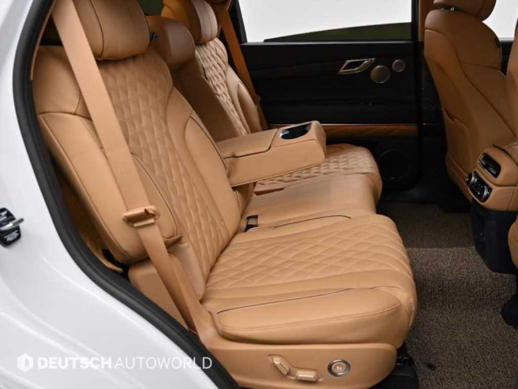 Genesis GV80 — photo 12
