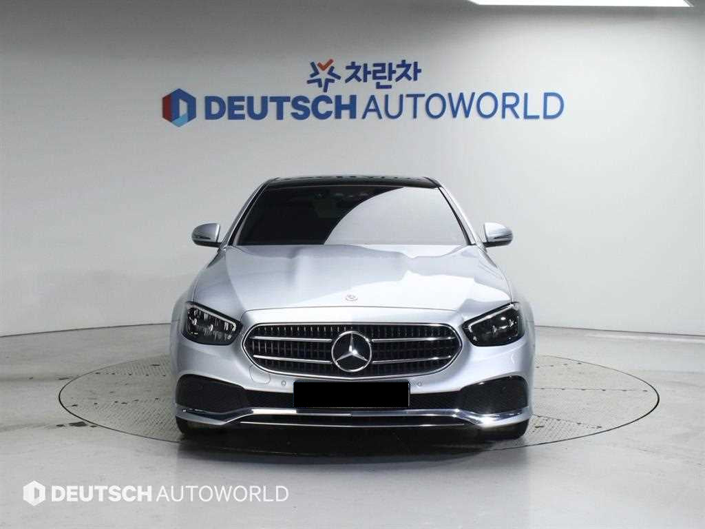 Mercedes-Benz E-Class — photo 03