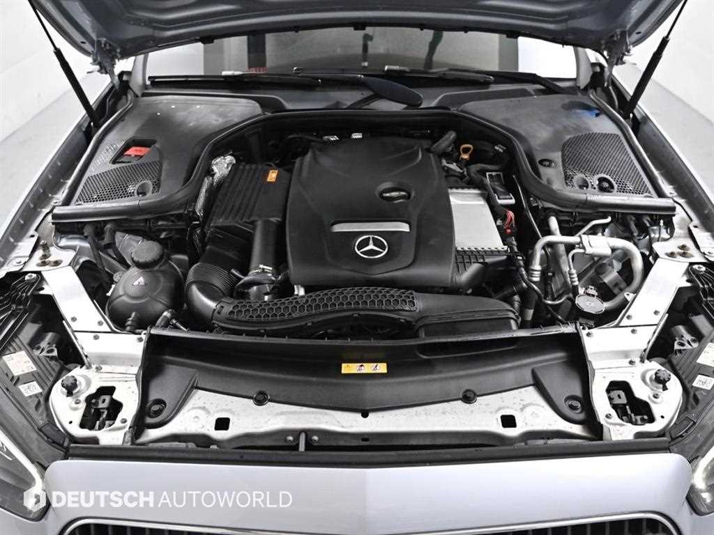 Mercedes-Benz E-Class — photo 06