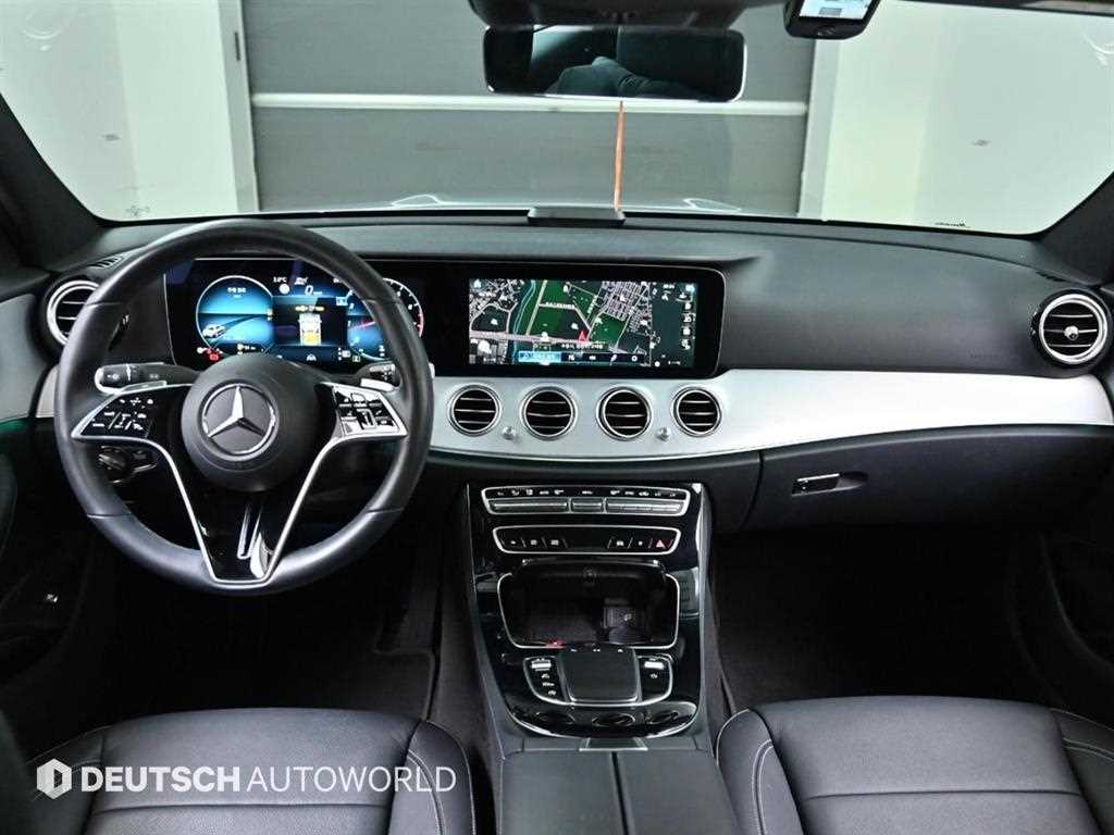 Mercedes-Benz E-Class — photo 07