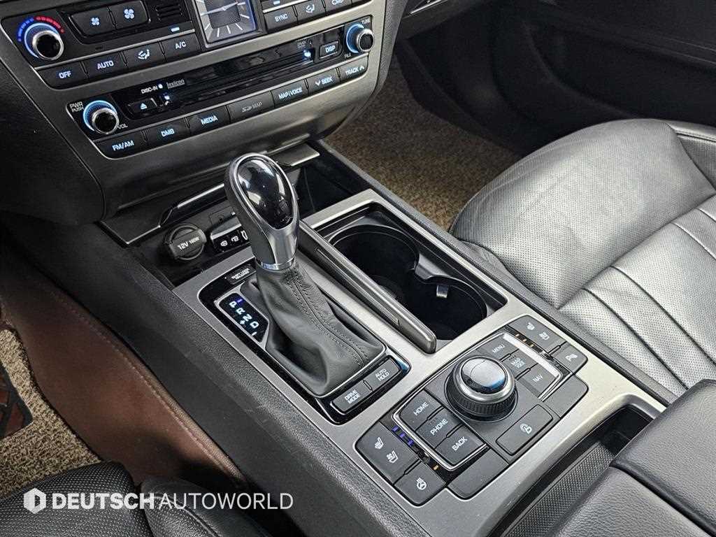 Hyundai Genesis — photo 09