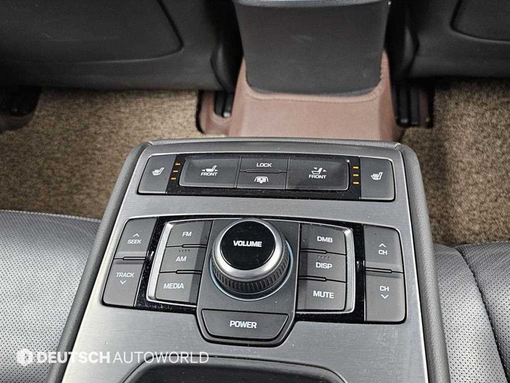 Hyundai Genesis — photo 16