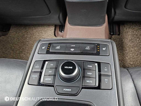 Hyundai Genesis — photo 16