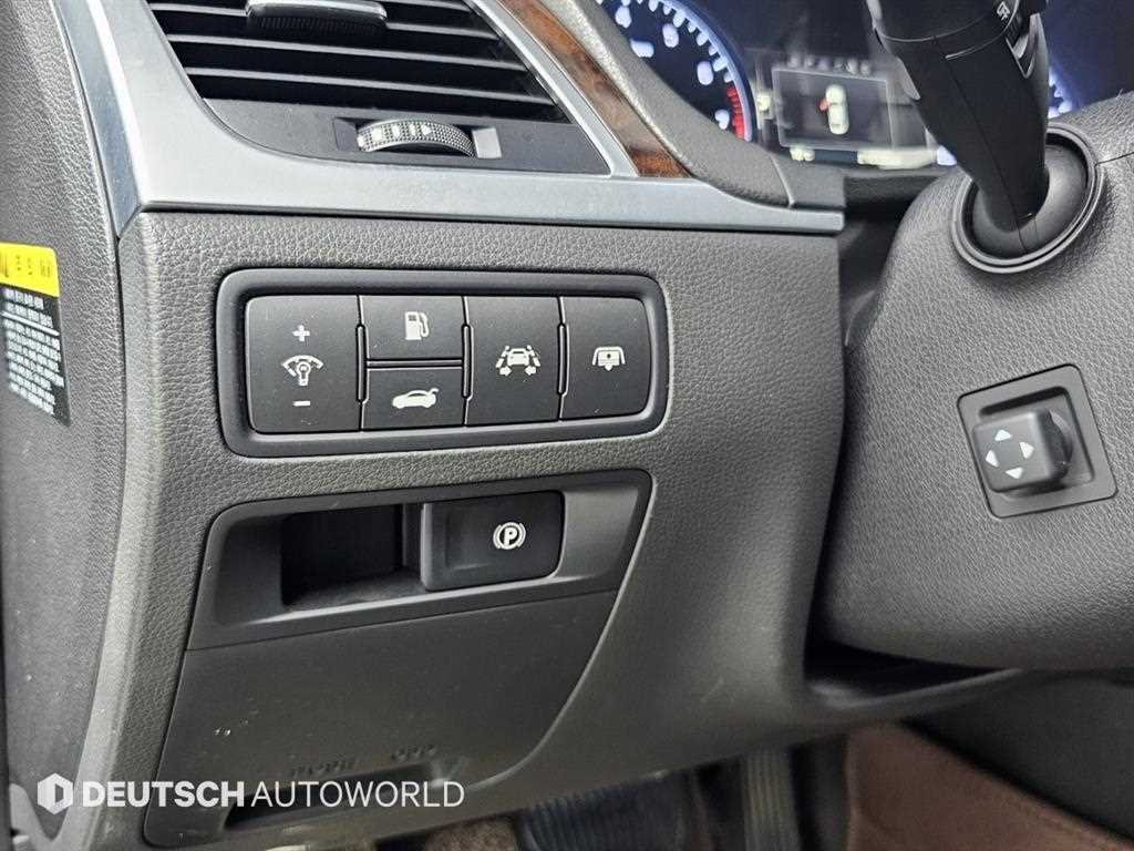 Hyundai Genesis — photo 17