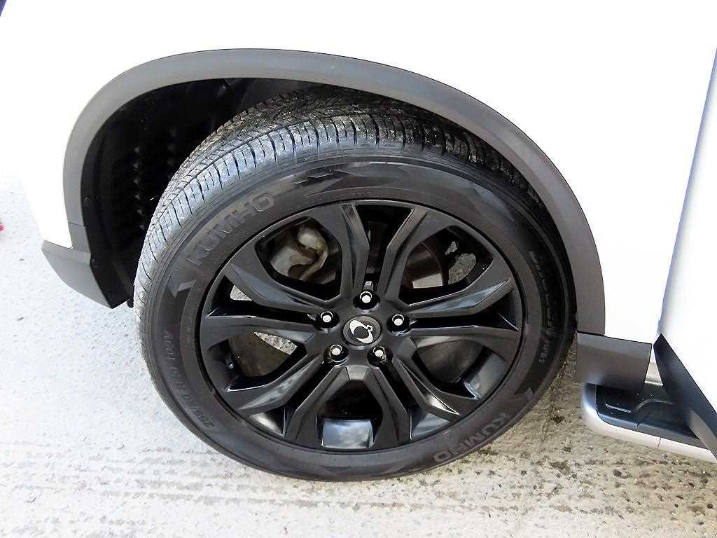 KGM Rexton — photo 20