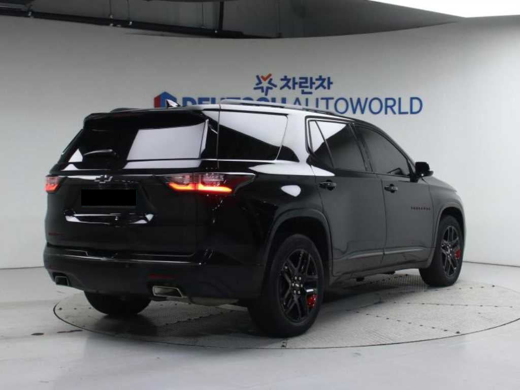 CHEVROLET Traverse — photo 03
