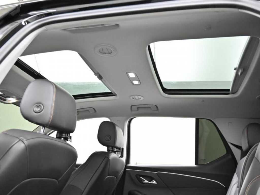 CHEVROLET Traverse — photo 19
