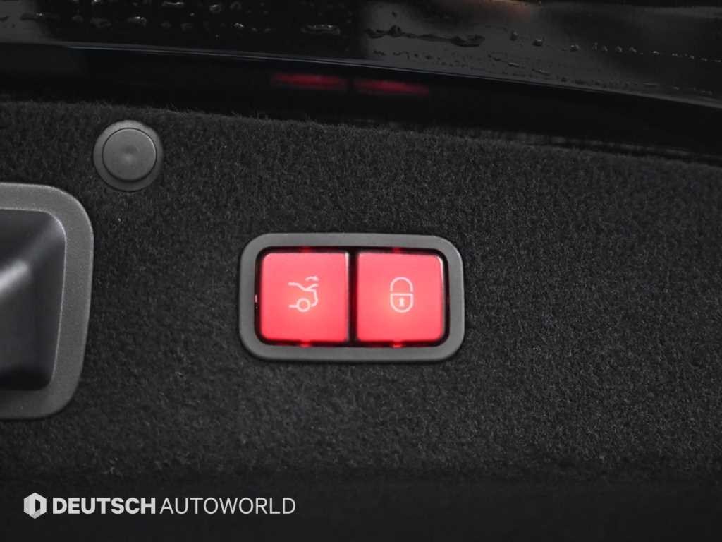 Mercedes-Benz S-Class — photo 20