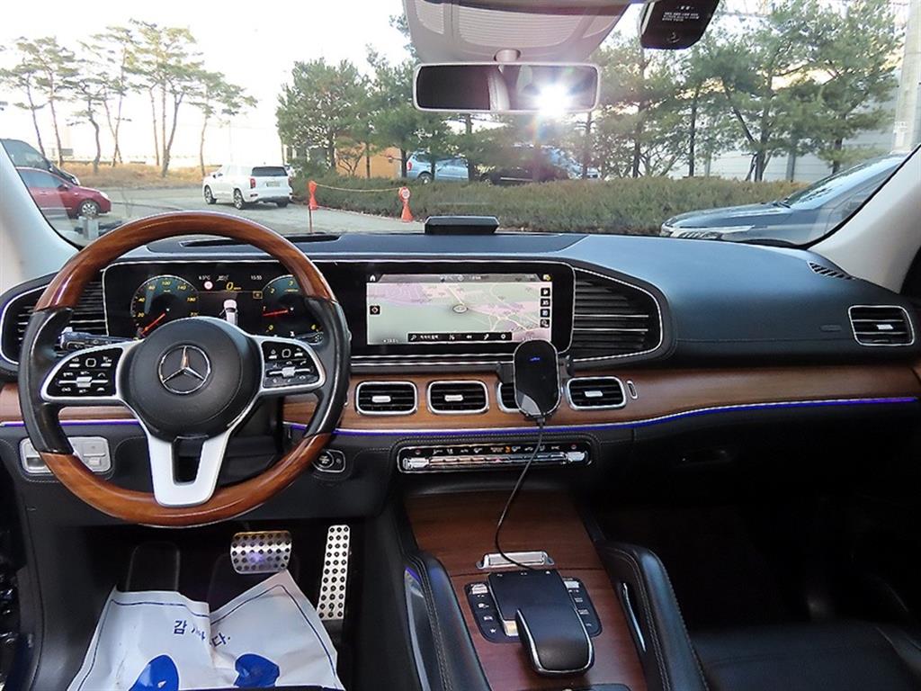 Mercedes-Benz GLS-Class — photo 07