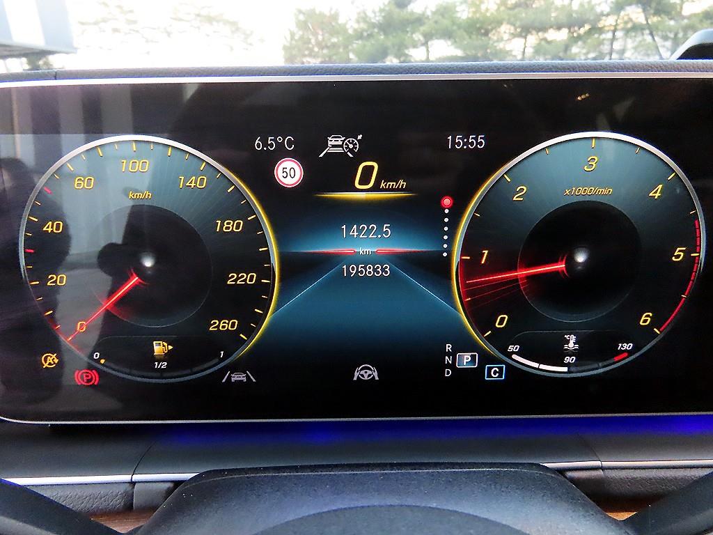Mercedes-Benz GLS-Class — photo 08