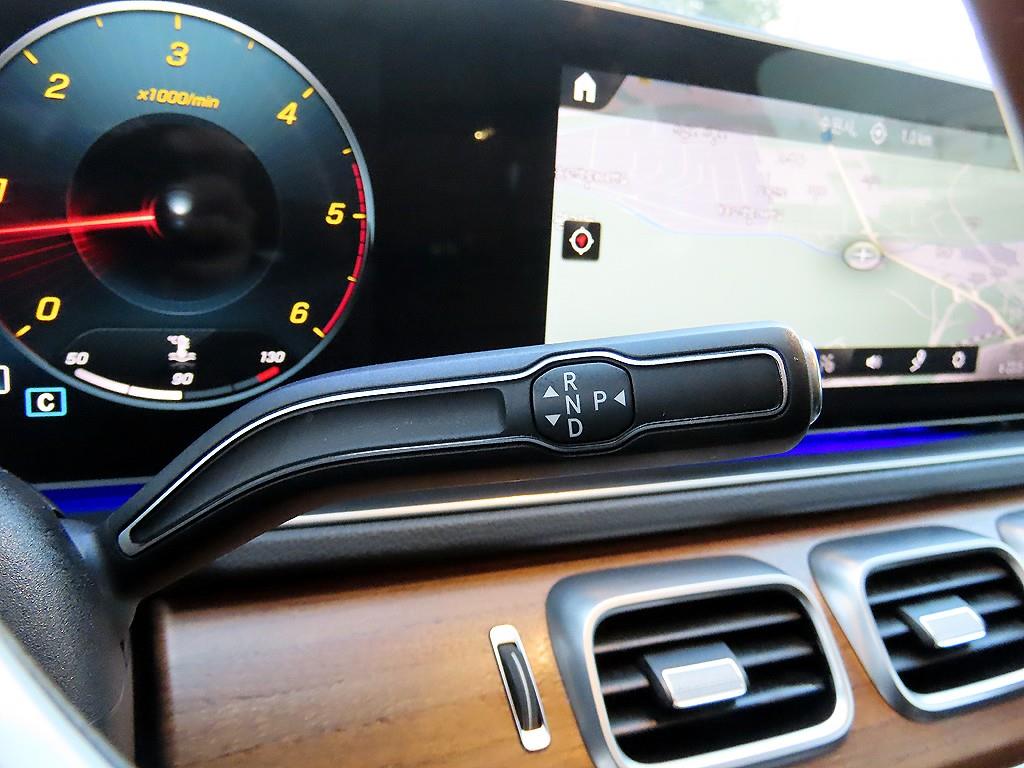 Mercedes-Benz GLS-Class — photo 10