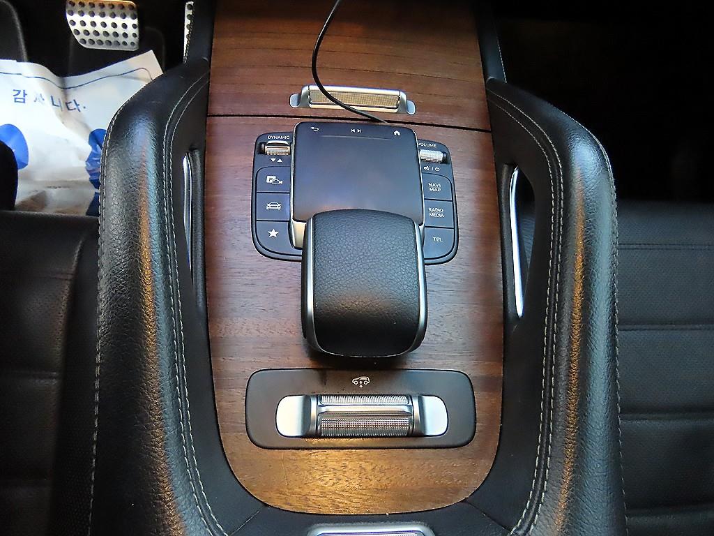Mercedes-Benz GLS-Class — photo 11