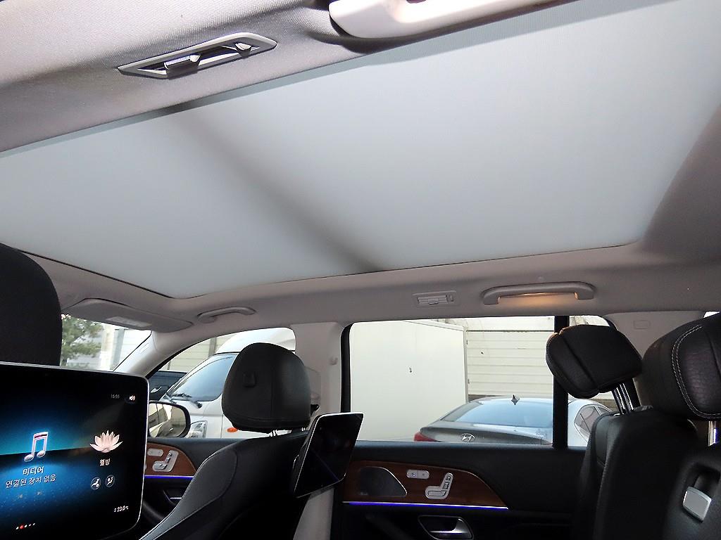 Mercedes-Benz GLS-Class — photo 15