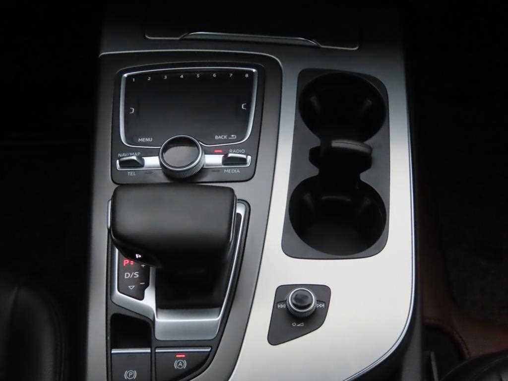 Audi Q7 — photo 13