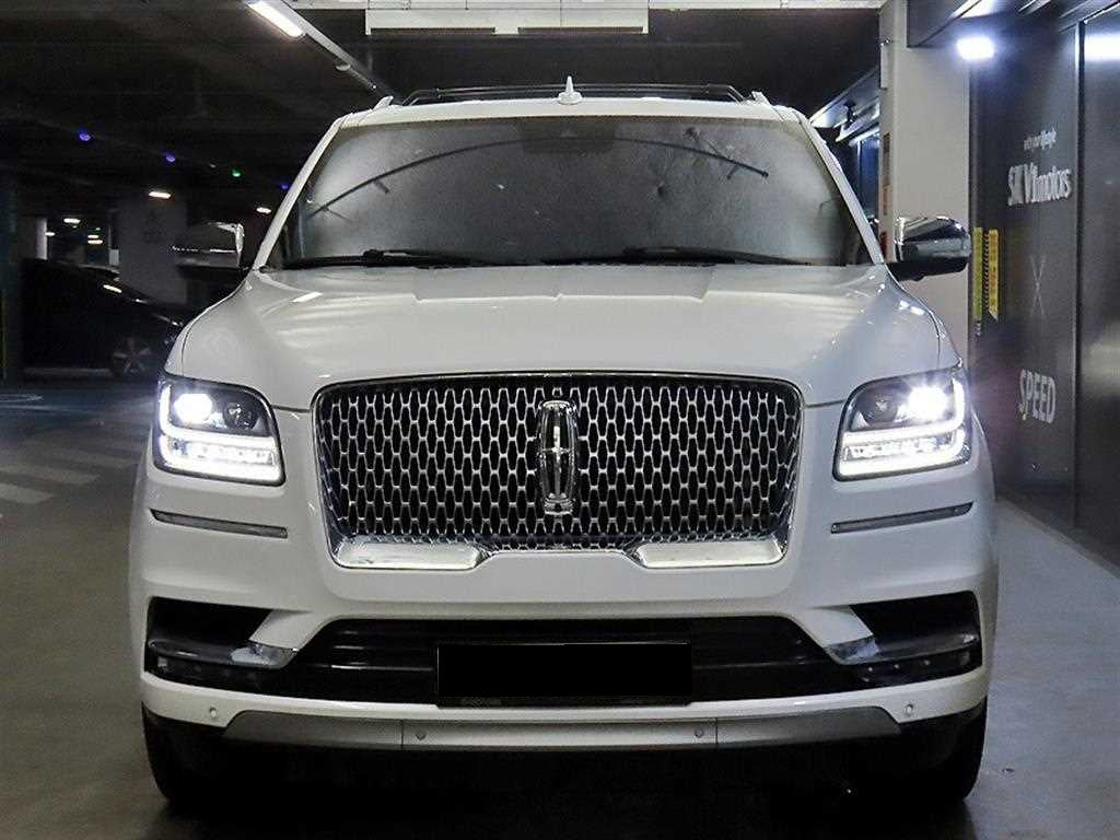 Lincoln Navigator — photo 02
