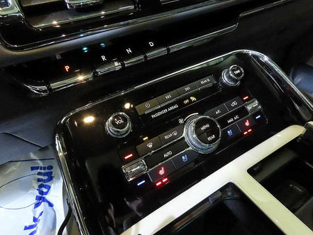 Lincoln Navigator — photo 13