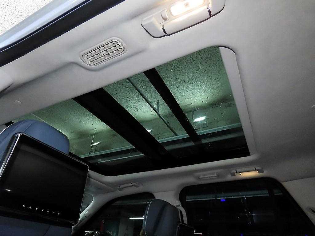 Lincoln Navigator — photo 14