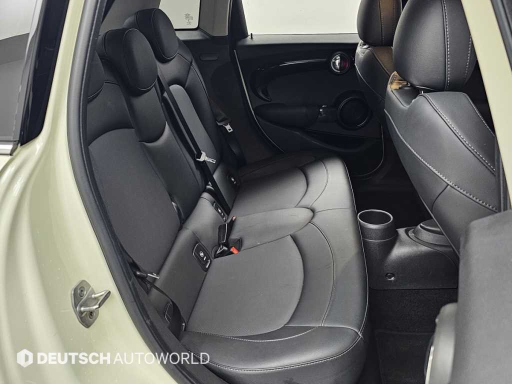 Mini Cooper — photo 12