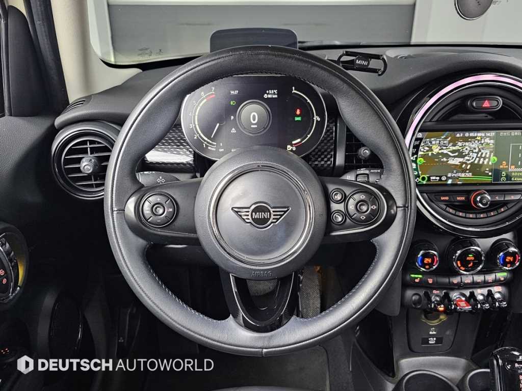 Mini Cooper — photo 13