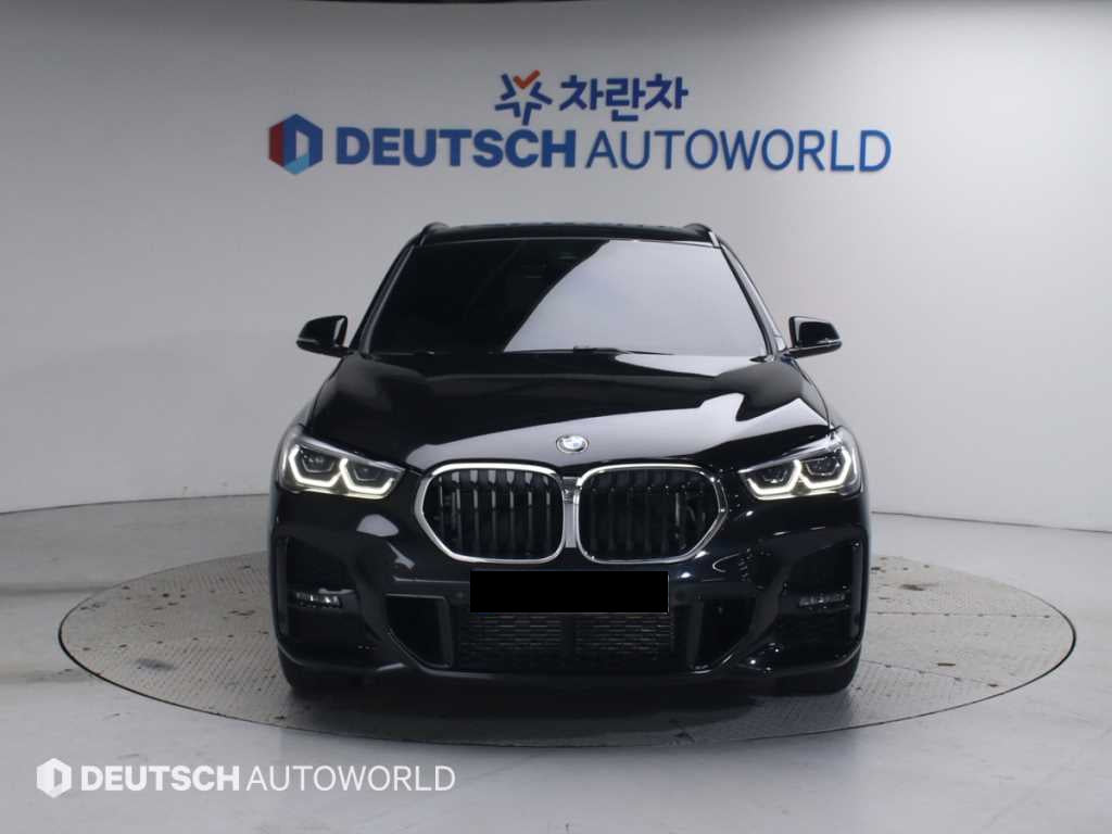 BMW X1 — photo 01