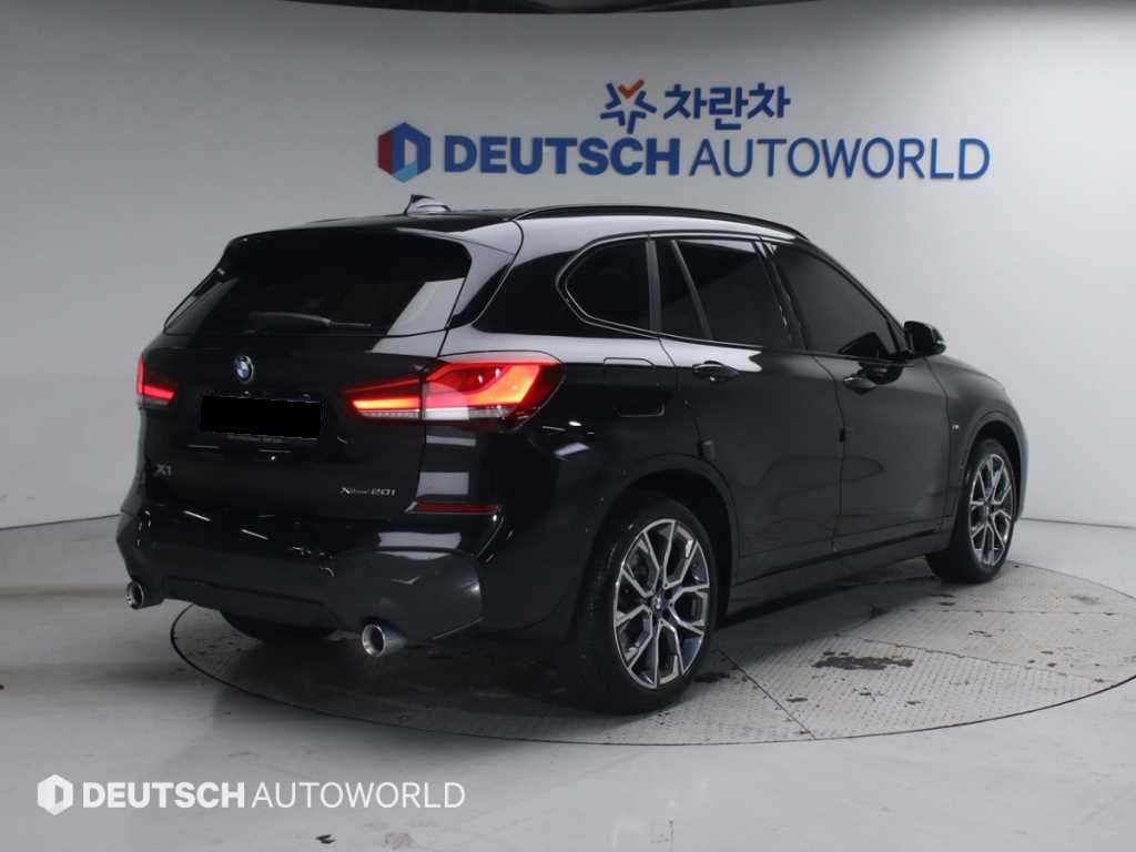 BMW X1 — photo 03
