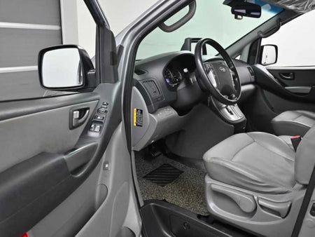 Hyundai Starex — photo 10