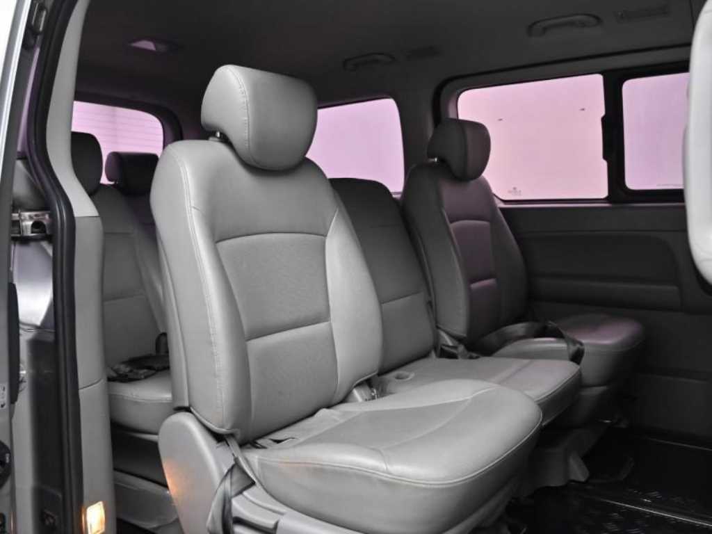 Hyundai Starex — photo 11