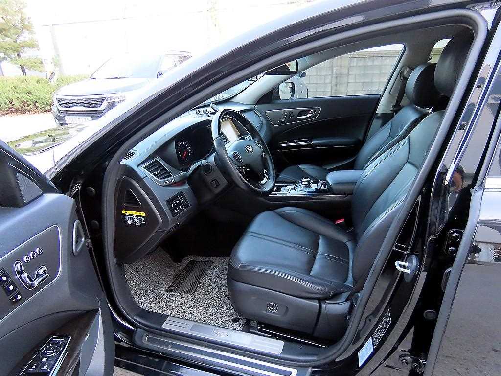 Kia K9 — photo 05