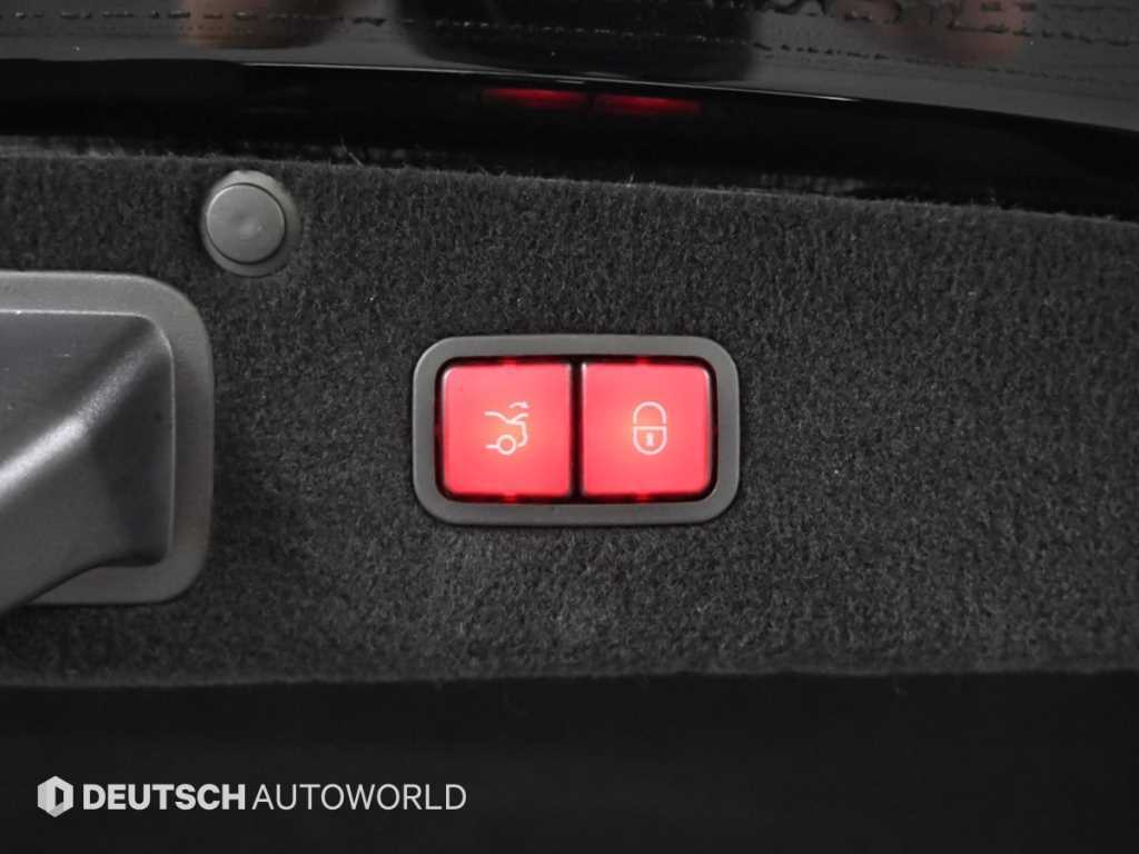 Mercedes-Benz S-Class — photo 20